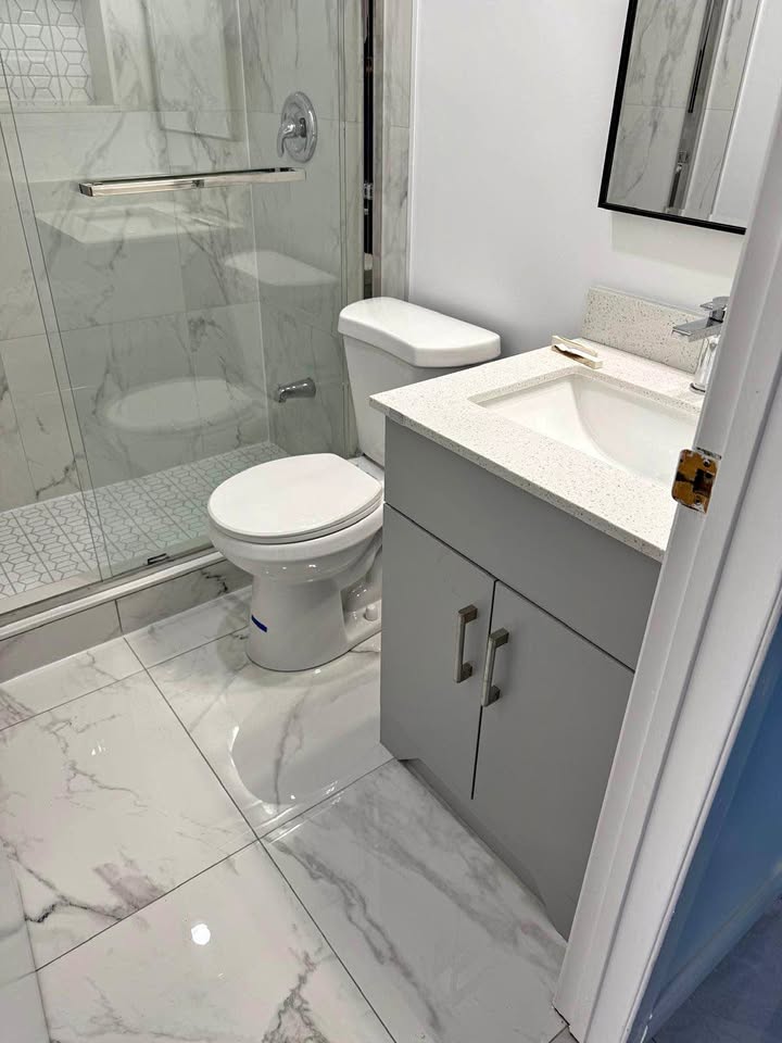 Beautiful Newly Renovated 2 Bedroom Apartment