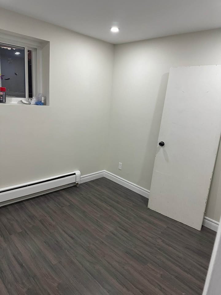 Beautiful Newly Renovated 2 Bedroom Apartment