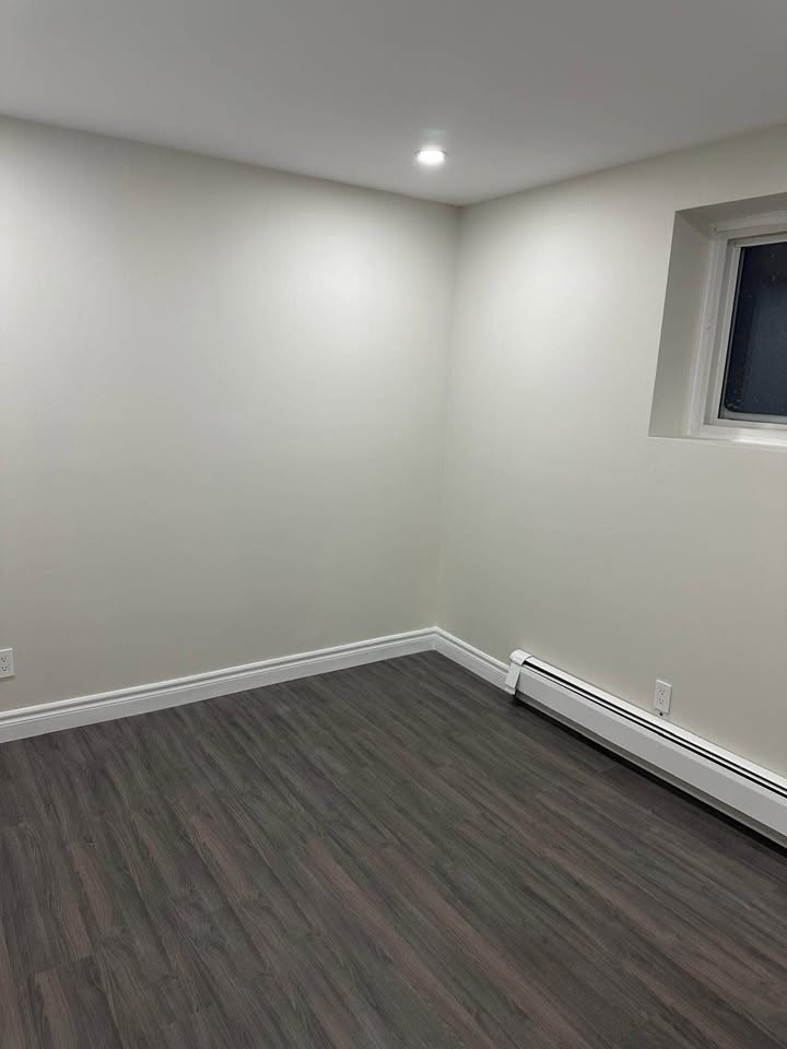 Beautiful Newly Renovated 2 Bedroom Apartment